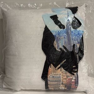🤍🩵 White Pillow with New York City Skyline couple Design